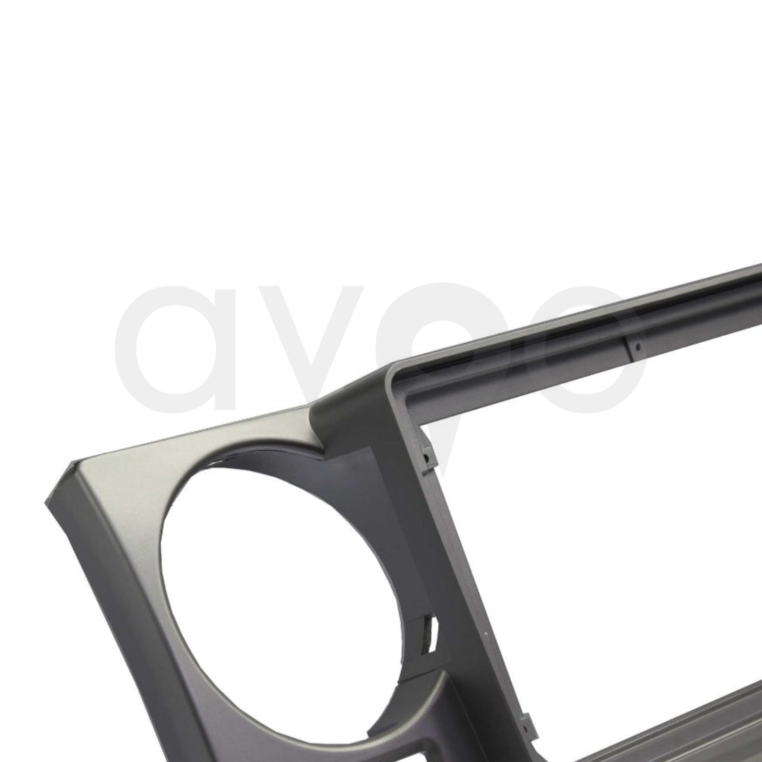 Land Rover Discovery 9 İnç 2005-2009 Multimedya Çerçevesi